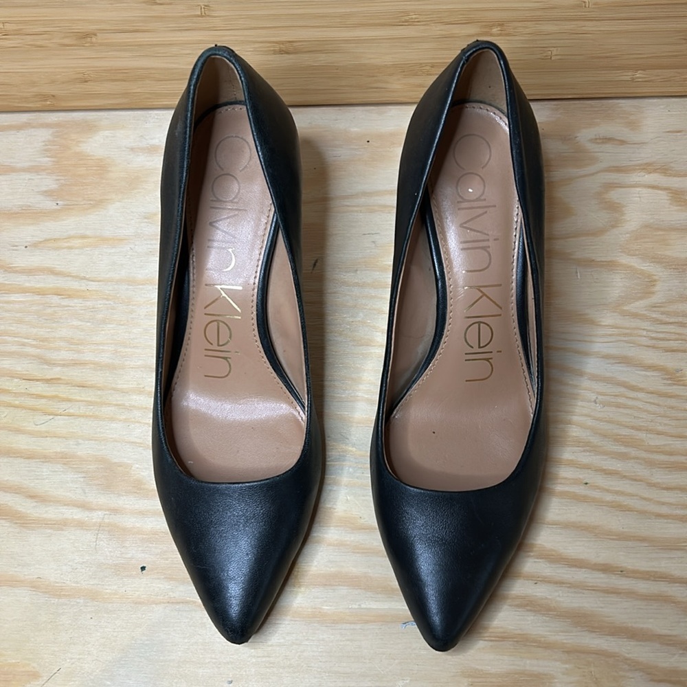 Calvin Klein Black Patent Pumps - Size 7.5 |Pointed Toe & Sleek Heel - Picture 2 of 7